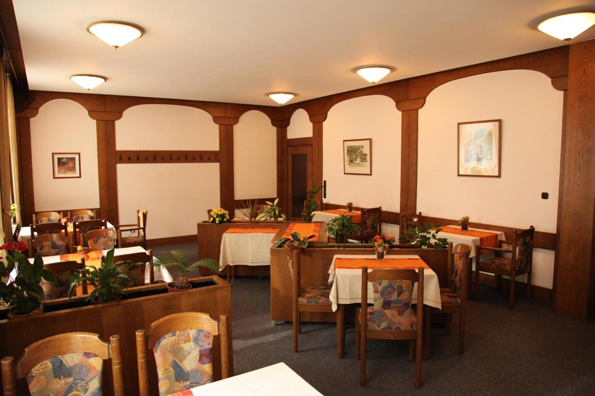 Ackfeld Hotel-Restaurant Bueren  Bagian luar foto