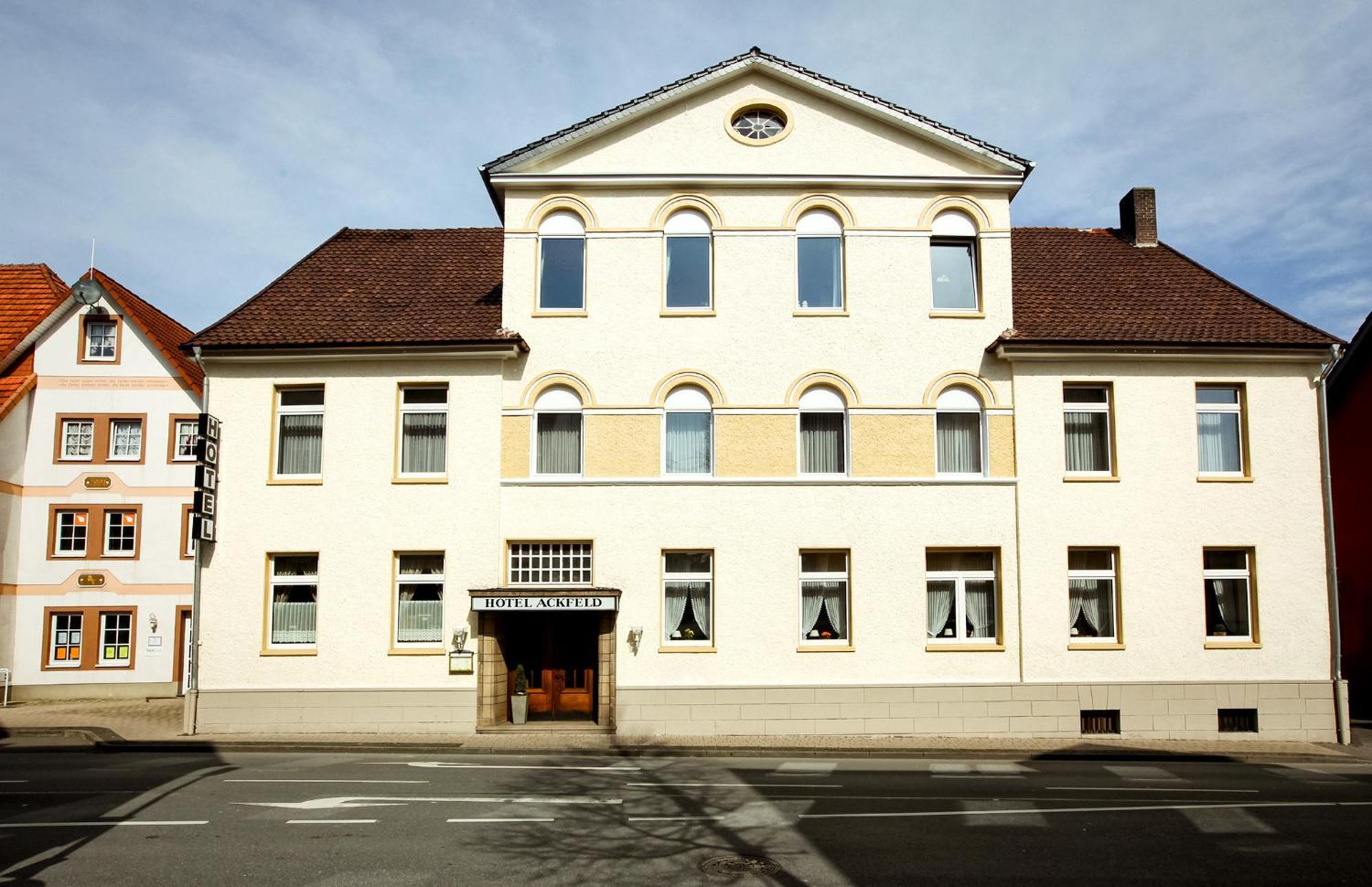 Ackfeld Hotel-Restaurant Bueren  Bagian luar foto