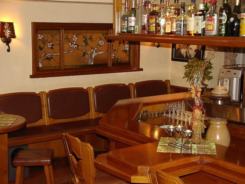 Ackfeld Hotel-Restaurant Bueren  Bagian luar foto